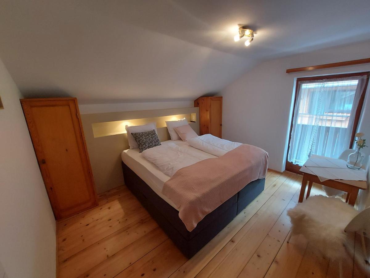 Zum Schneider Bed & Breakfast Finkenberg Exterior foto