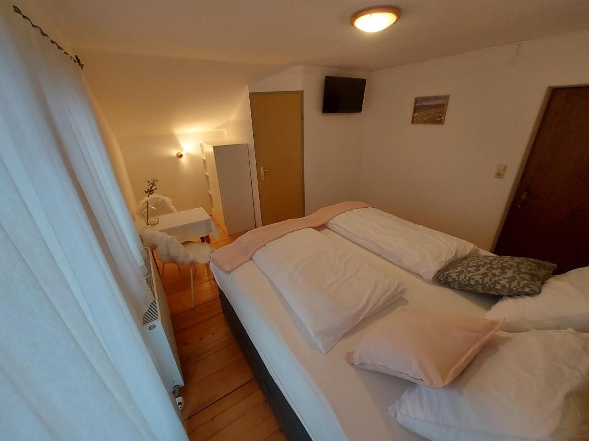 Zum Schneider Bed & Breakfast Finkenberg Exterior foto